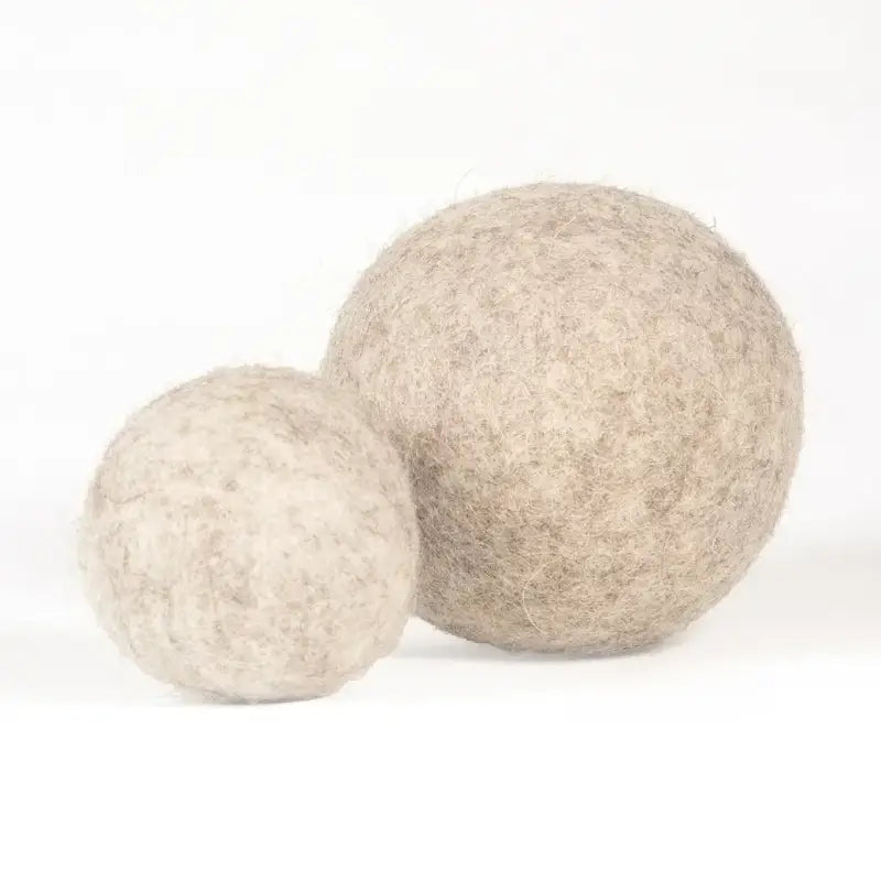 BUDDY. Hundespielzeug aus Schafwolle "Ball" - Beige — 7,5cm