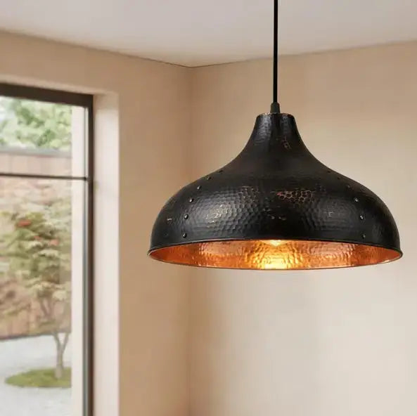 Pendelleuchte mit gehämmerter Kupferkuppel — 60cm