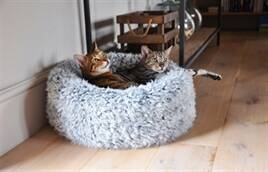 Rosewood Hunde/Katzenbett FLAUSCHIG GRAU 52X52 CM